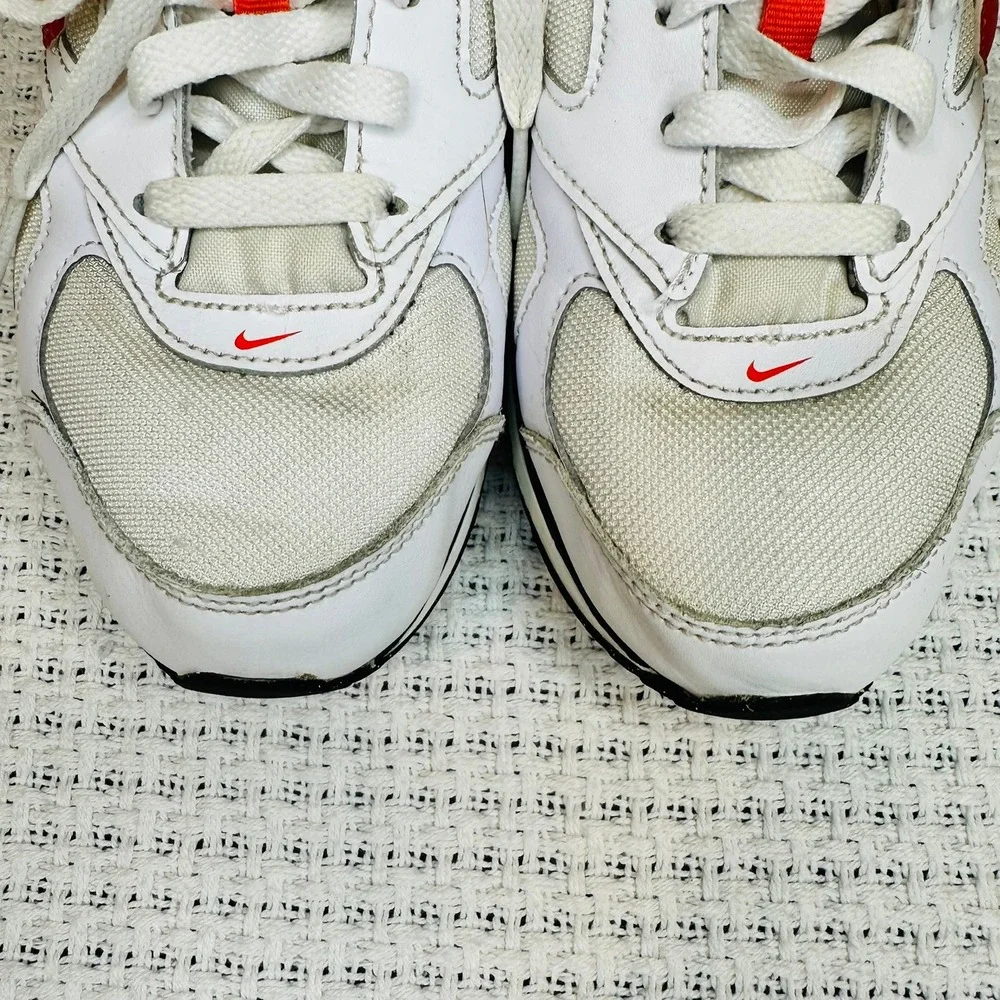 Nike Air Max IVO Kids Youth 4Y White Red Good 579995-101 Sneakers Sporty School‎